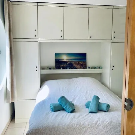 Prachtige In Met Verwarmd Zwembad * Ostend