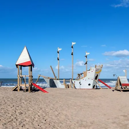 Prachtige In Met Verwarmd Zwembad Ostend